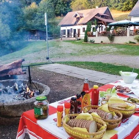 Three-bedroom Holiday In Prázdninový dům